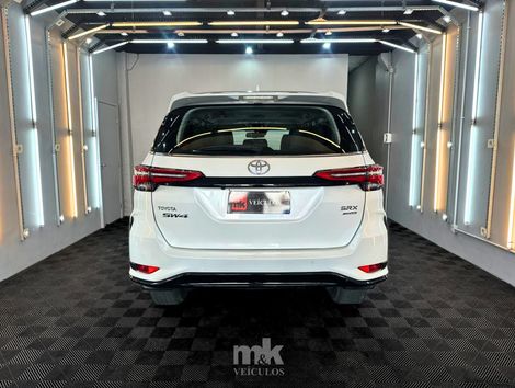 Toyota Hilux SW4 SRX Plat. 4x4 2.8 TB Die. Aut.