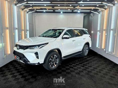 Toyota Hilux SW4 SRX Plat. 4x4 2.8 TB Die. Aut.