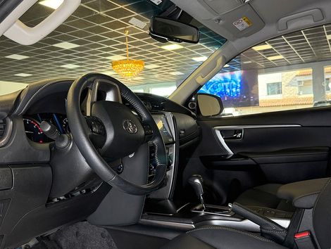 Toyota Hilux SW4 SRX Plat. 4x4 2.8 TB Die. Aut.