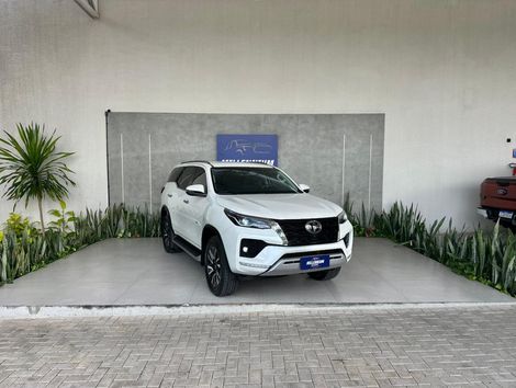 Toyota Hilux SW4 SRX 4x4 2.8 TDI 16V Dies. Aut.