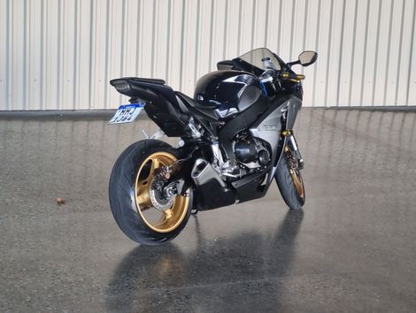 HONDA CBR 1000 RR Fireblade