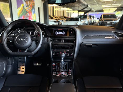 Audi RS4 4.2 Avant 32V FSI Quattro S-tronic