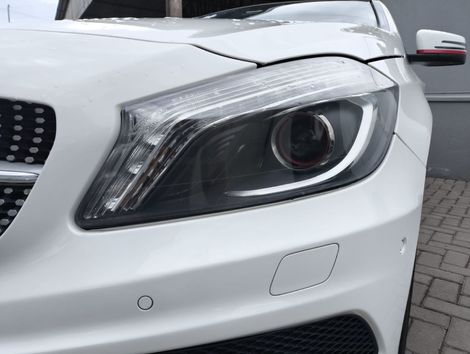 Mercedes CLA-250 Sport 4MATIC 2.0 16V 211cv Aut.