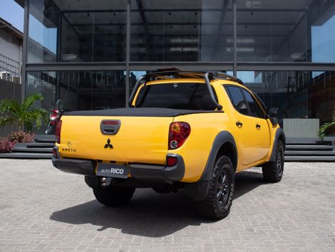 Mitsubishi L200 Triton Savana 3.2 CD TBI Dies. Mec.