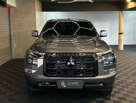 Mitsubishi Triton HPE-S 2.4 CD 4x4 TB Diesel Aut.