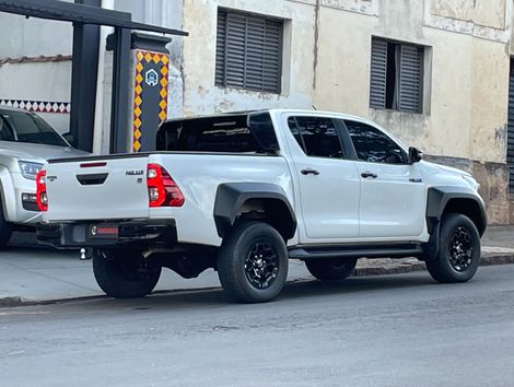 Toyota Hilux CD GR-S 4x4 2.8 TDI Dies. Aut.