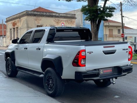 Toyota Hilux CD GR-S 4x4 2.8 TDI Dies. Aut.