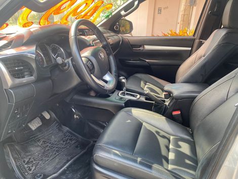 Toyota Hilux CD SRX 4x4 2.8 TDI 16V Diesel Aut.