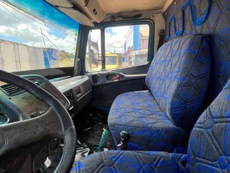 MERCEDES-BENZ L-1620 3-Eixos 2p (diesel)