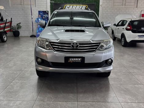 Toyota Hilux SW4 SRV D4-D 4x4 3.0 TDI Dies. Aut