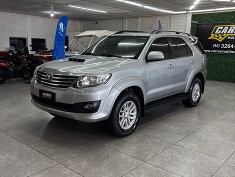 Toyota Hilux SW4 SRV D4-D 4x4 3.0 TDI Dies. Aut