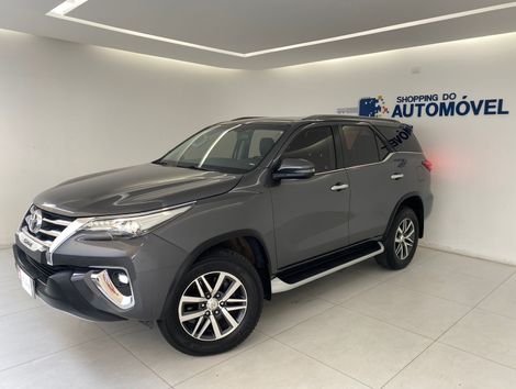 Toyota Hilux SW4 SRX 4x4 2.8 TDI 16V Dies. Aut.