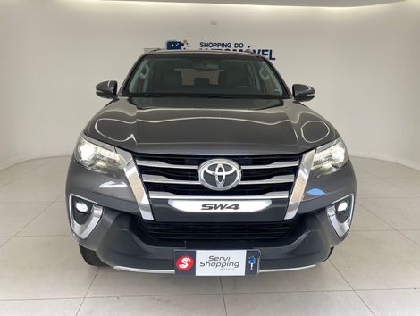 Toyota Hilux SW4 SRX 4x4 2.8 TDI 16V Dies. Aut.