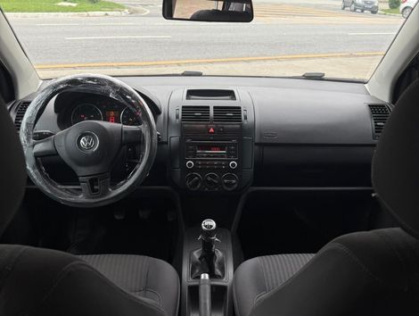 VolksWagen Polo Sedan 1.6 Mi Total Flex 8V 4p