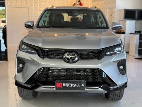 Toyota Hilux SW4 SRX Plat. 4x4 2.8 TB Die. Aut.