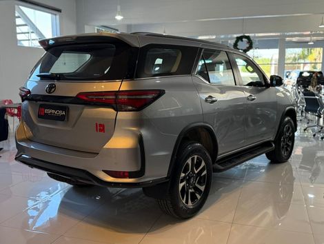 Toyota Hilux SW4 SRX Plat. 4x4 2.8 TB Die. Aut.