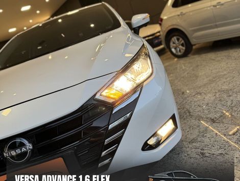 Nissan VERSA Advance 1.6 16V Flex Aut.
