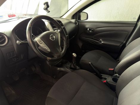 Nissan VERSA SV 1.6 16V FlexStart 4p Mec.