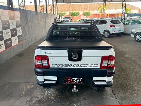 Fiat Strada Trekking 1.6 16V Flex CD