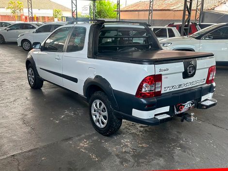 Fiat Strada Trekking 1.6 16V Flex CD