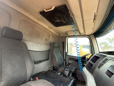 VOLKSWAGEN 24-280 E Constel. 6x2 2p (diesel)(E5)