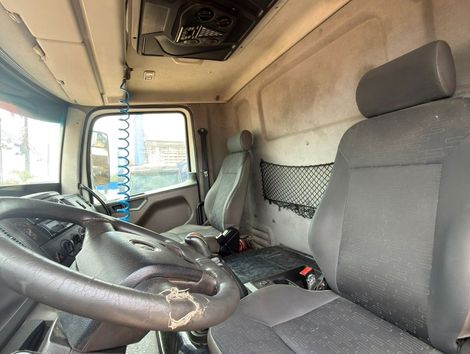 VOLKSWAGEN 24-280 E Constel. 6x2 2p (diesel)(E5)