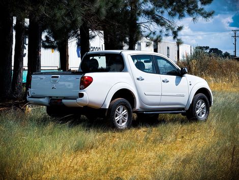 Mitsubishi L200 Triton HPE 3.2 CD TB Int.Diesel Aut