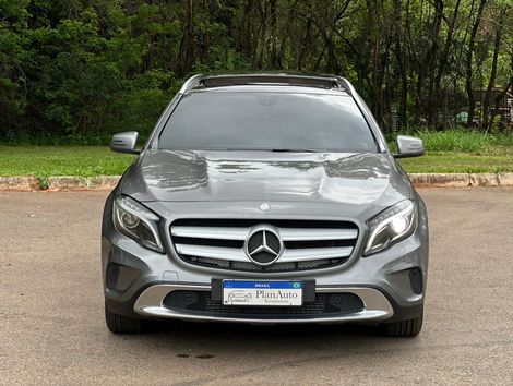Mercedes GLA 200 Vis. Black Ed. 1.6 TB 16V  Aut.