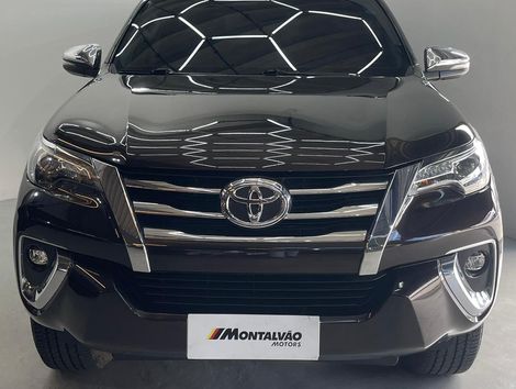 Toyota Hilux SW4 SRX 4x4 2.8 TDI 16V Dies. Aut.