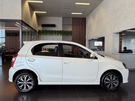 Toyota ETIOS PLATINUM 1.5 Flex 16V 4p Aut.