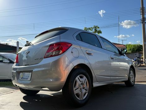 Chevrolet ONIX HATCH Joy 1.0 8V Flex 5p Mec.