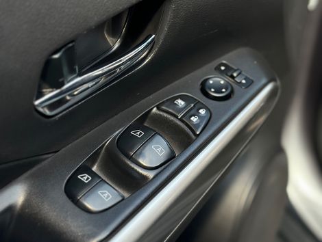 Nissan KICKS SL 1.6 16V FlexStar 5p Aut.