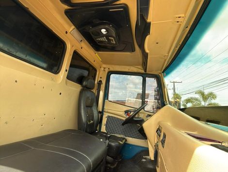 MERCEDES-BENZ L-1620 3-Eixos 2p (diesel)