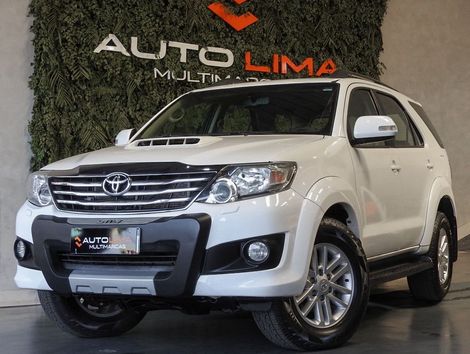 Toyota Hilux SW4 SRV D4-D 4x4 3.0 TDI Dies. Aut