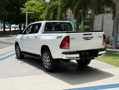 Toyota Hilux CD SRV 4x4 2.7 Flex 16V Aut.