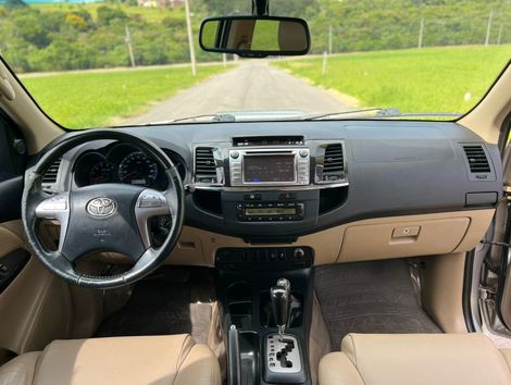 Toyota Hilux SW4 SRV D4-D 4x4 3.0 TDI Dies. Aut