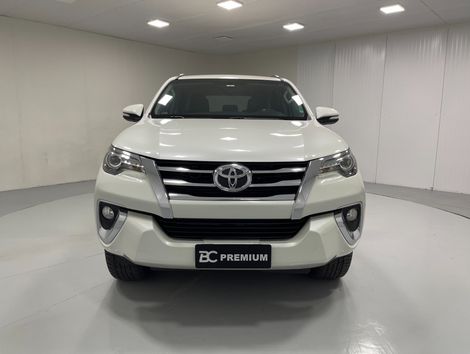 Toyota Hilux SW4 SRX 4x4 2.8 TDI 16V Dies. Aut.