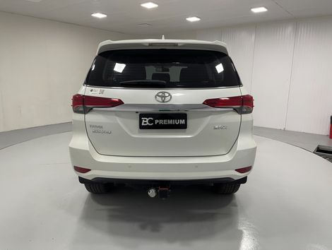 Toyota Hilux SW4 SRX 4x4 2.8 TDI 16V Dies. Aut.