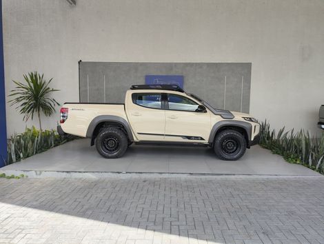 Mitsubishi L200 Triton Savana 2.4 4x4 Die. Aut.