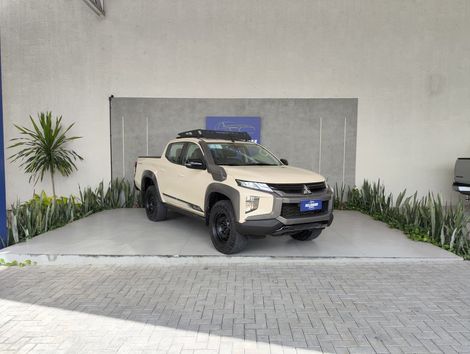 Mitsubishi L200 Triton Savana 2.4 4x4 Die. Aut.