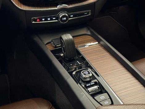 Volvo XC 60 T-8 MOMENTUM 2.0 (Híbrido)