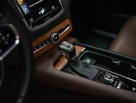 Volvo XC 90 T-6 MOMENTUM 2.0 320cv 5P