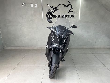 YAMAHA XMAX 300 CONNECTED 