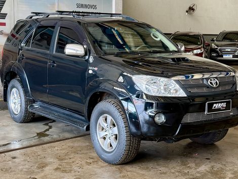 Toyota Hilux SW4 SRV D4-D 4x4 3.0 TDI Dies. Aut