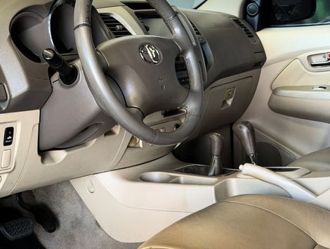 Toyota Hilux SW4 SRV D4-D 4x4 3.0 TDI Dies. Aut