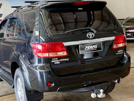 Toyota Hilux SW4 SRV D4-D 4x4 3.0 TDI Dies. Aut