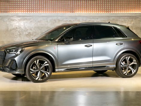 Audi Q3 Perf. Black 2.0 TFSI Tiptr. Quattro