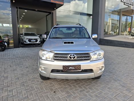 Toyota Hilux SW4 SRV D4-D 4x4 3.0 TDI Dies. Aut