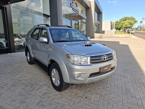 Toyota Hilux SW4 SRV D4-D 4x4 3.0 TDI Dies. Aut
