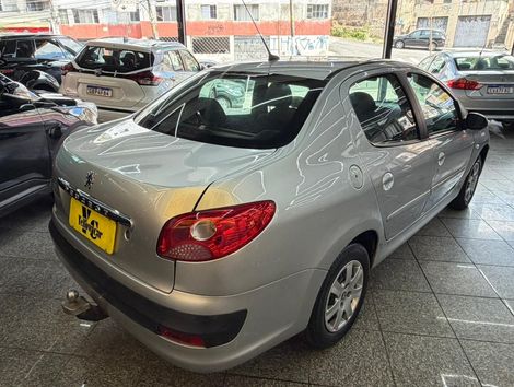 Peugeot 207 Sedan Passion XR 1.4 Flex 8V 4p